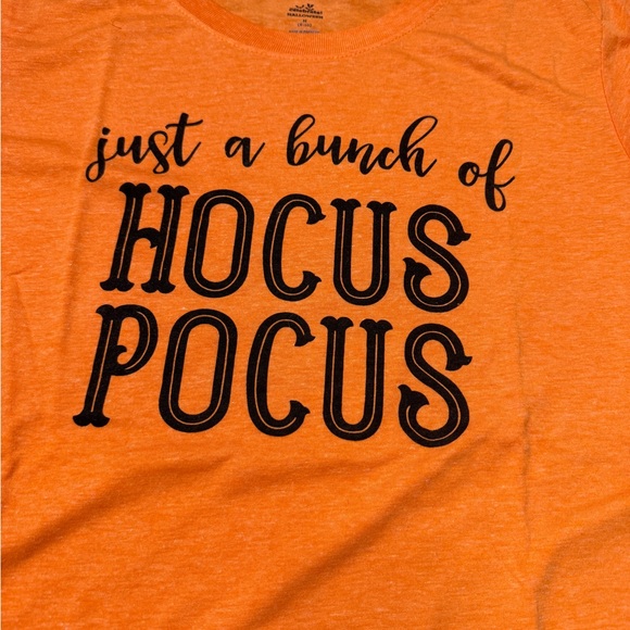 It’s just a bunch of hocus pocus orange black Halloween graphic tee - Picture 3 of 4